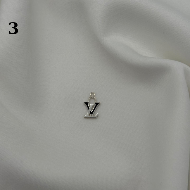 LV Charm CH:3