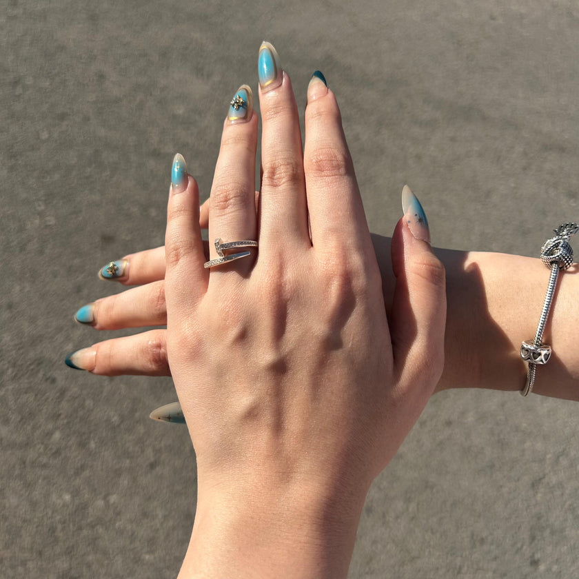 Zarif Taşlı Yüzük