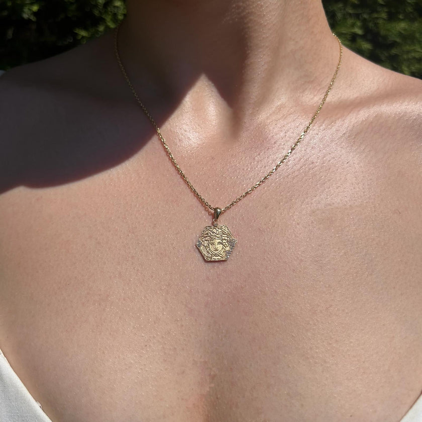 Taşlı Medusa Kolye