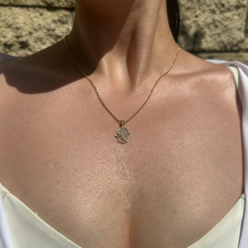 Zarif Fatma Eli Kolye