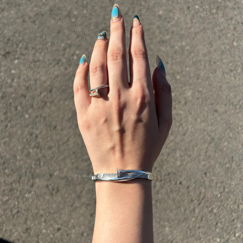 Taşlı Desenli Kelepçe Bileklik