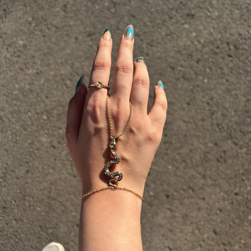 Zarif Yılan Figürlü Şahmeran